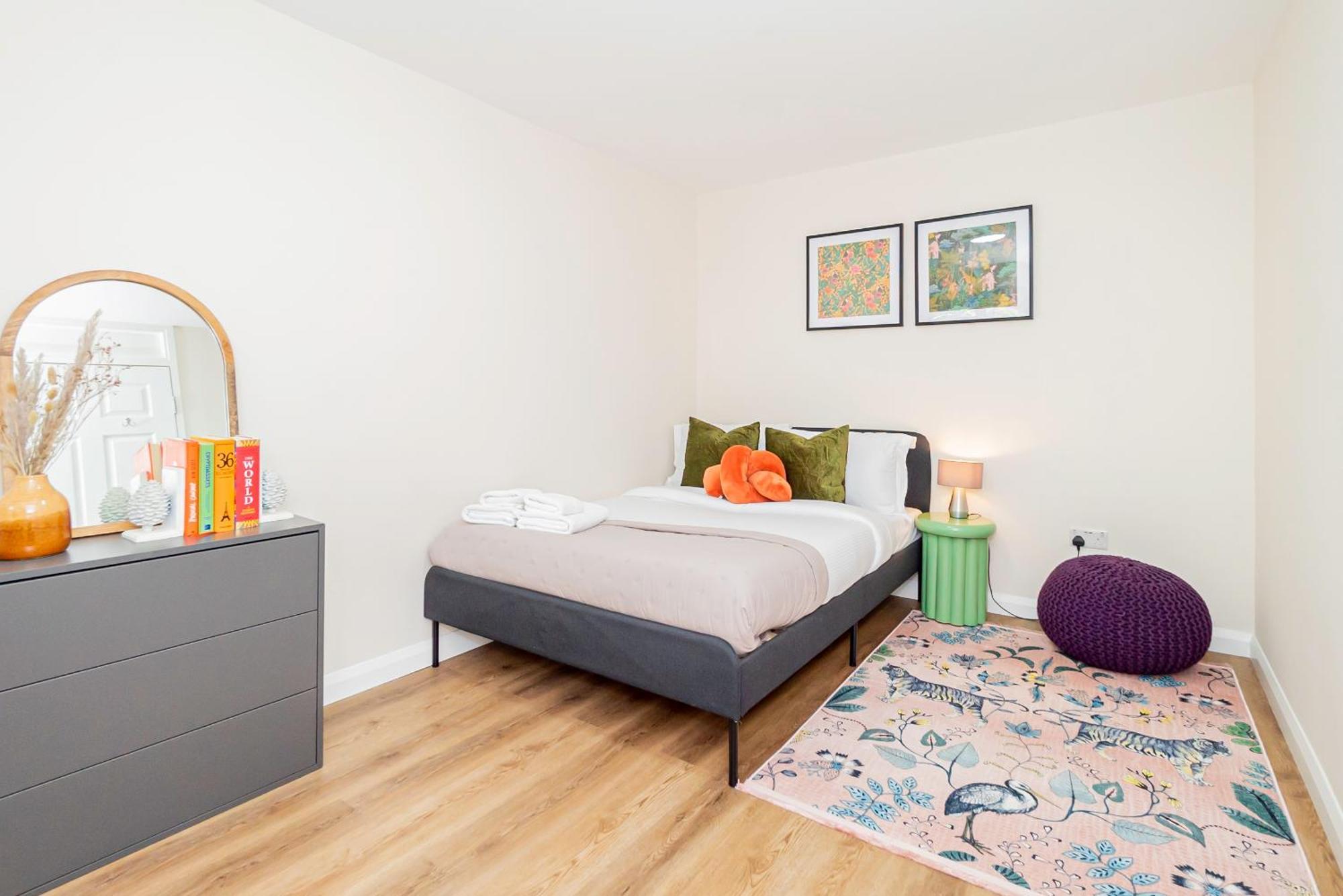 Apartment Modern 3-bedroom 2-bathroom Flat With Garden At Hanwell *